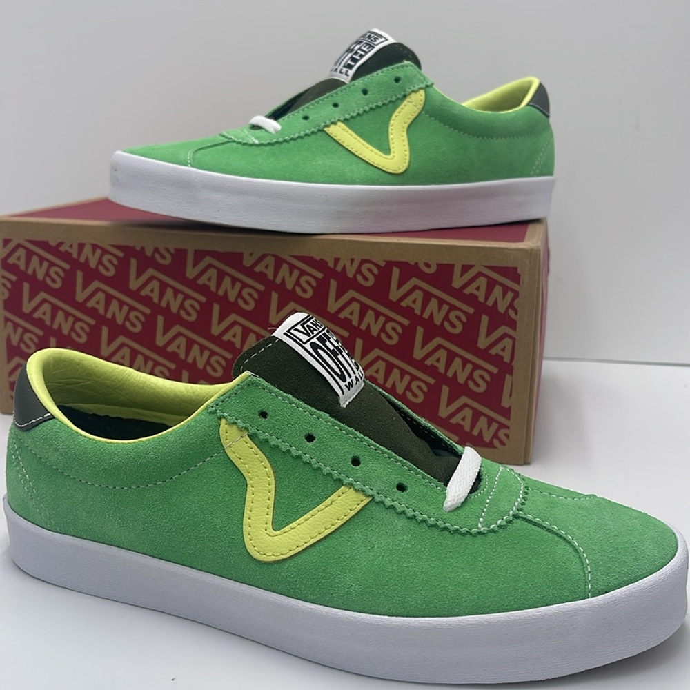 Vans MEN’S Sport Low Sport Pop Green
VN000CQRCX2
Sneakers - Picture 15 of 16